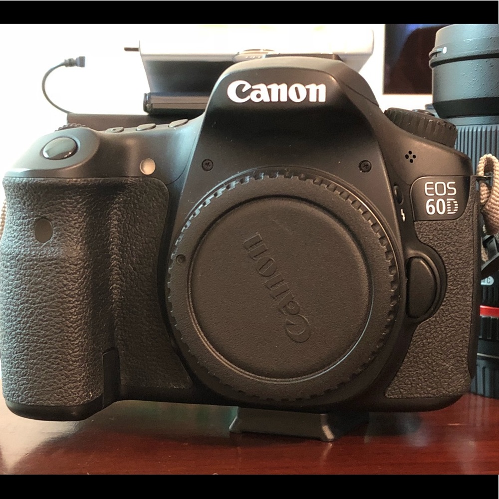 EOS 60D DSLR, Canon  /18.0-megapixel CMOS sensor